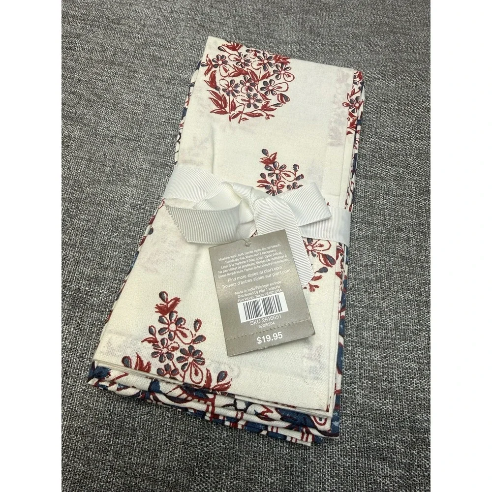 Pier 1 New Pack Of Cloth Napkins Floral Red White‎ Blue Paisley